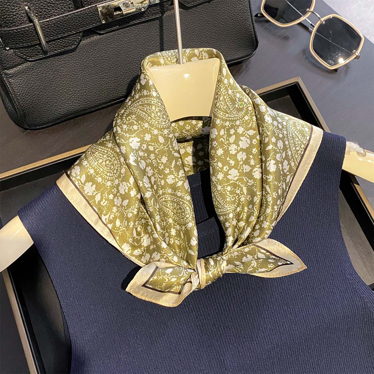 Luxury 100% Pure Silk Square S - Luxury Bags Expensive recension och pris