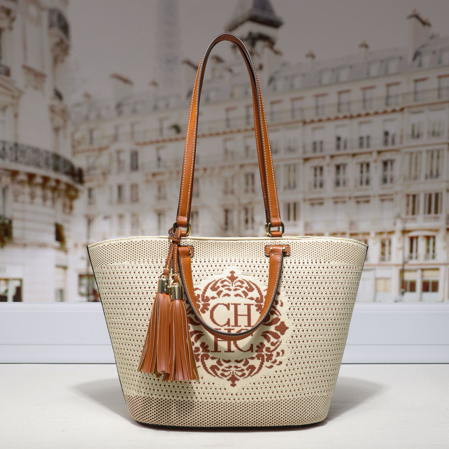 CHHC Monogram Woven Tote Bag,  - Tote Bag Leather Monogram recension och pris