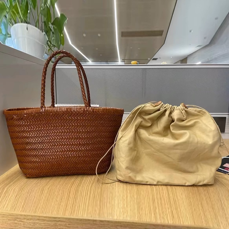 Genuine Leather Handwoven Tote - Luxury Bags Vintage recension och pris