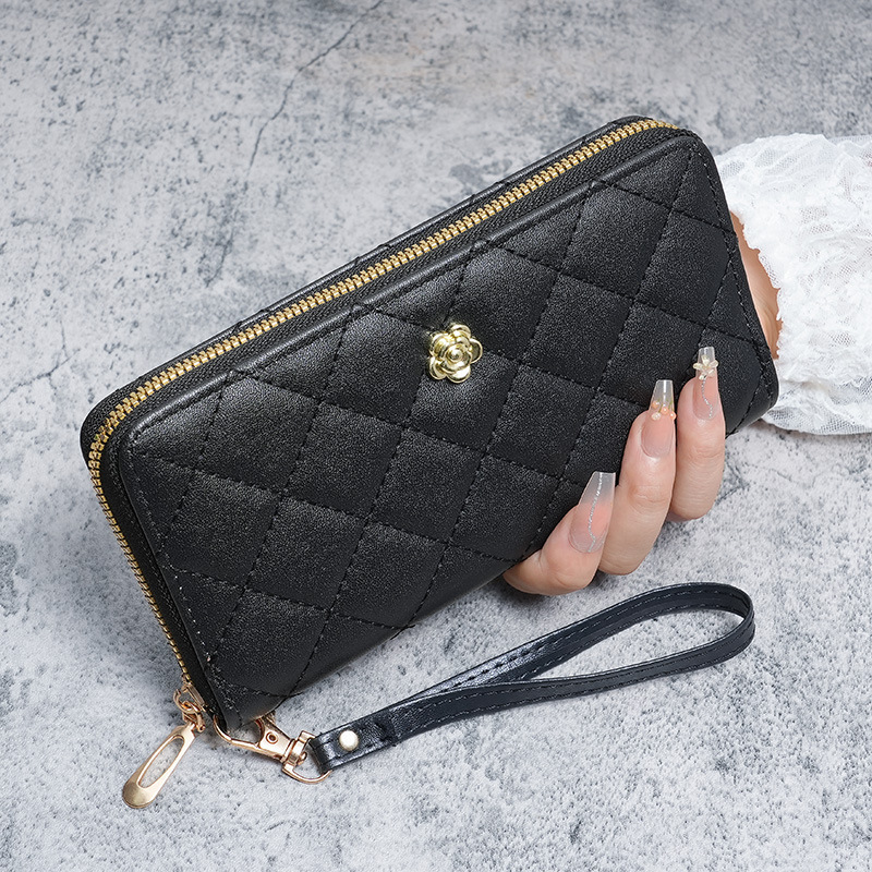 New Europe and the United Stat - Luxury Bags Europe recension och pris
