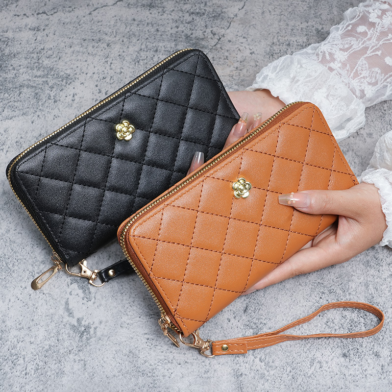 New Europe and the United Stat - Luxury Bags Europe recension och pris