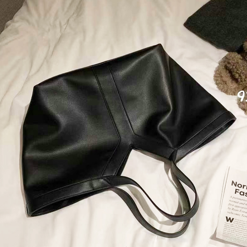 Custom Initials Oversize Tote  - Luxury Bags Vintage recension och pris