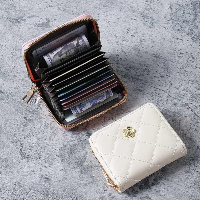 New Europe and the United Stat - Luxury Bags Europe recension och pris