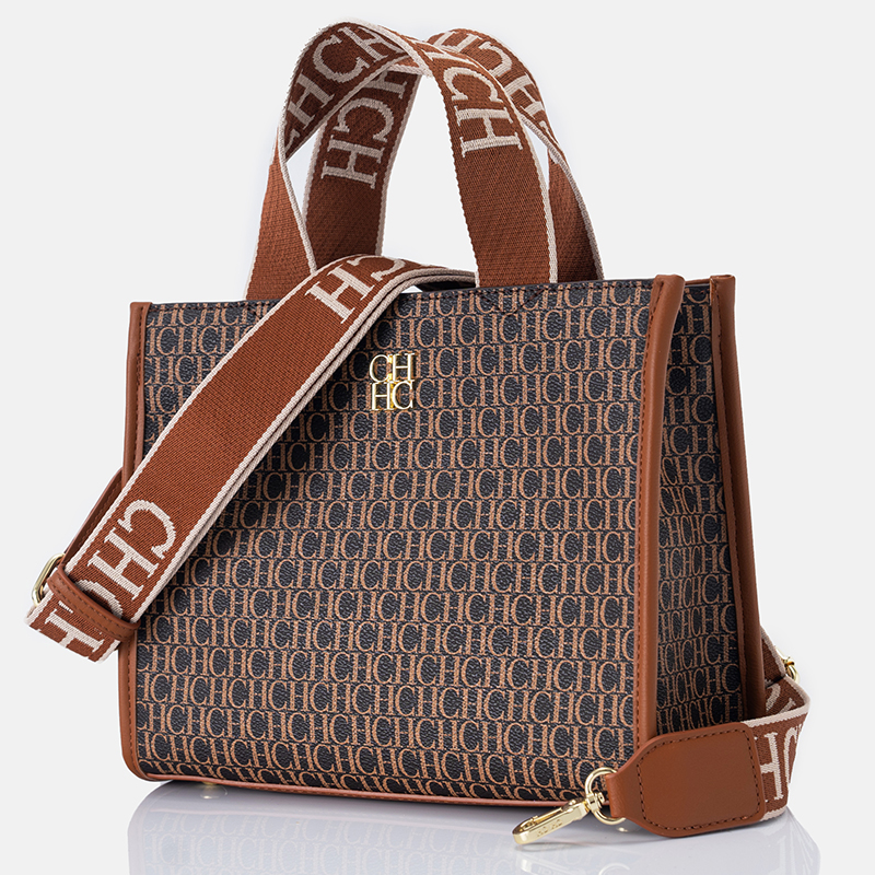 CH Monogram Embossed Tote Bag  - Tote Bag Leather Monogram recension och pris