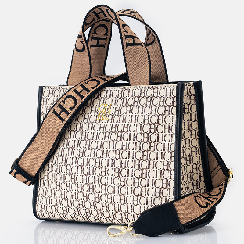 CH Monogram Embossed Tote Bag  - Tote Bag Leather Monogram recension och pris
